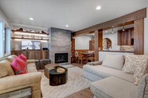 Luxe Prospector Condo Steps to Lift with Hot Tub Ketchum